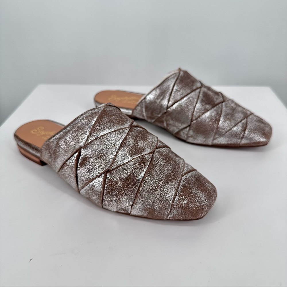 Seychelles To Die For Metallic Pewter Leather Mules size 6 New in Box Flats